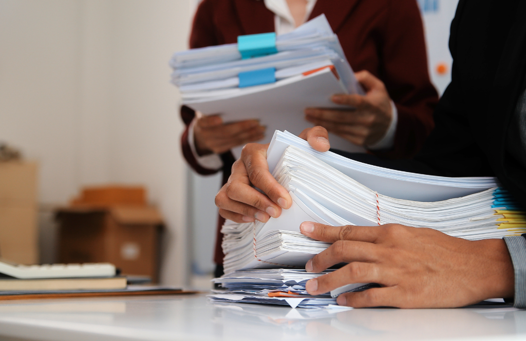 alt="HR audits and compliance checks"